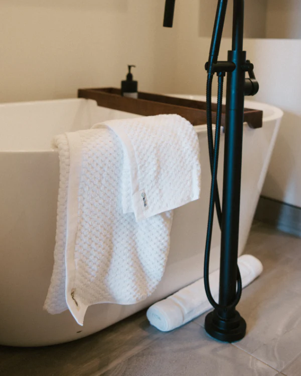 Atom XL Bath Towel - Single - White - Image 9