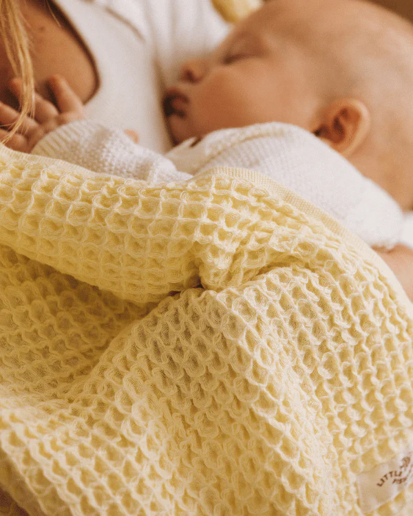 Little Fishies Waffle Blanket - Butter - Image 7